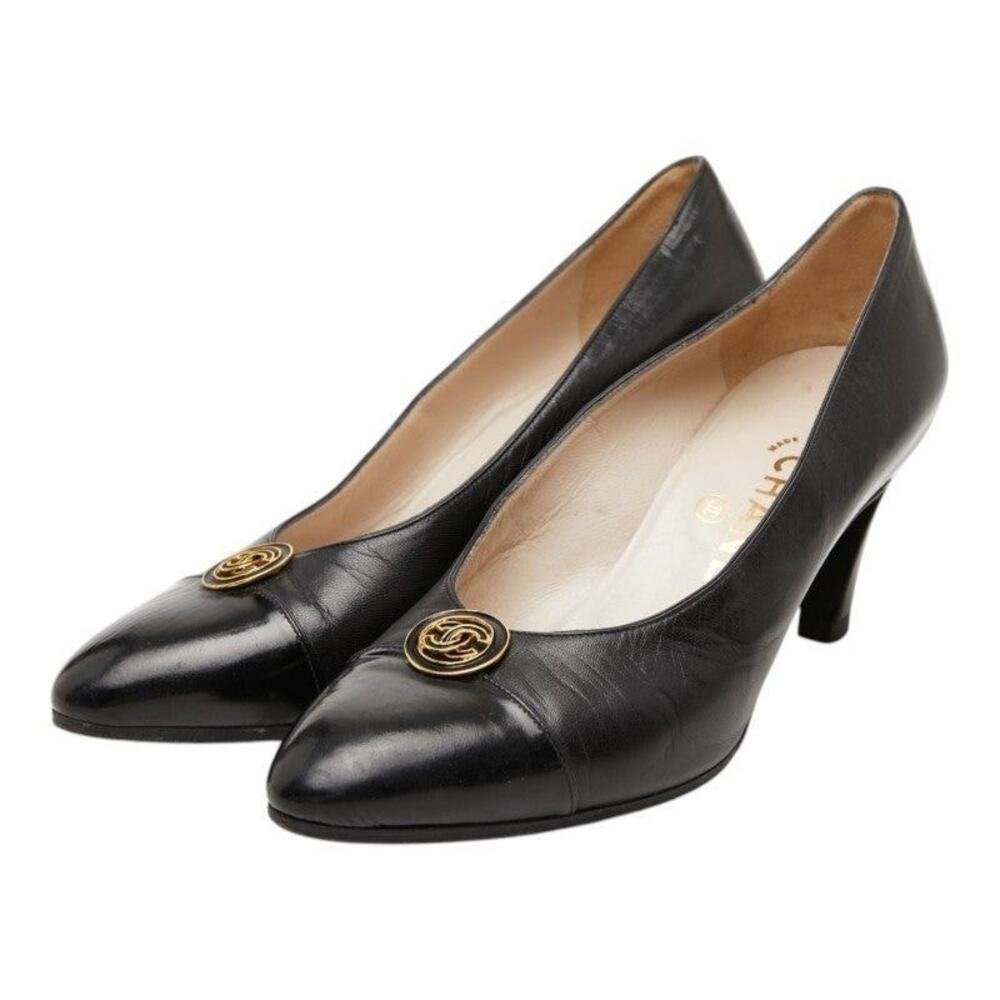 Chanel CC Logo Leather Pumps Black